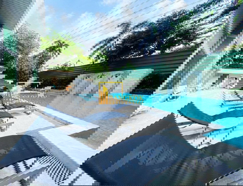 รูป Gorgeous 3 Bedroom Luxury Apartment For Rent in Phloenchit - BR21412AP - รูปที่ 33/42