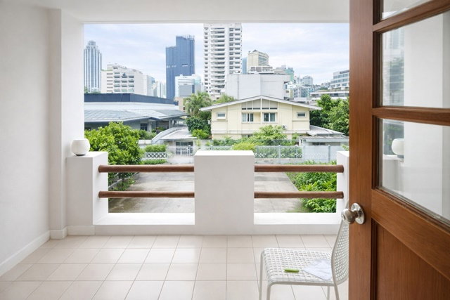 รูป ถูกกว่าโรงแรม คฤหาสน์หรู 2 ชั้น รีโนเวทใหม่ 4นอน ใกล้BTSนานา 300 ม. ปล่อยเช่าขาดทุน40%4 น้ำ โรงแรมโนโวเทล กรุงเทพ สุขุมวิท4 70 ตร.ว. - รูปที่ 8/8