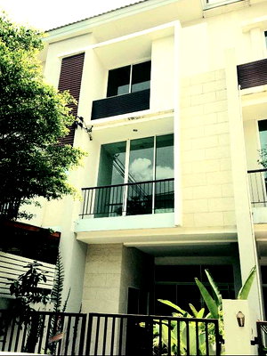 เช่าทาวน์โฮม ถนนพระราม 3 : S04-0113 Townhome for Rent: Thanapat Haus Sathorn-Narathiwas (Rama 3)