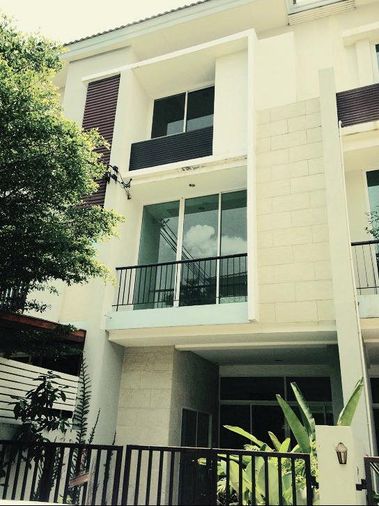 S04-0113 Townhome for Rent: Thanapat Haus Sathorn-Narathiwas (Rama 3)