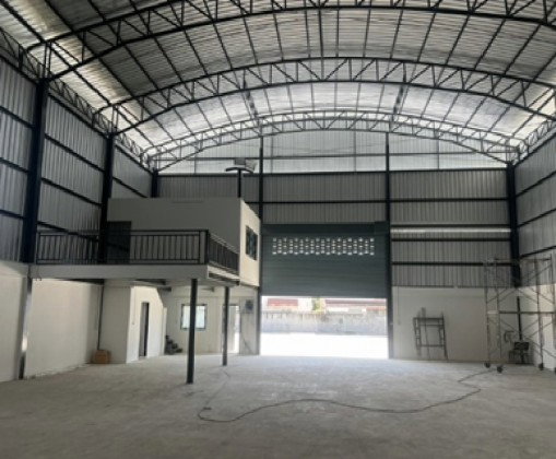 รูป ให้เช่าโกดัง พร้อมสำนักงาน พื้นที่ 520 ตารางเมตร ซอยลาดกระบัง 14/1 โกดังสร้างใหม่ / รถเทรลเลอร์เข้าได้ จอดลงของได้ - รูปที่ 11/12