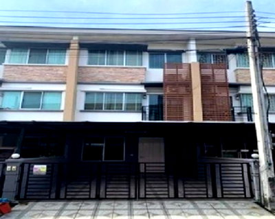 ทาวน์โฮมให้เช่า : ให้เช่าทาวน์โฮม 3 ชั้น โครงการทาวน์พลัส เกษตร นวมินทร์ ถนนคลองลำเจียก  แอร์ 5 เครื่อง เฟอร์นิเจอร์ครบ อยู่อาศัยเท่านั้น 