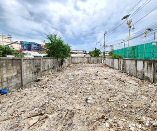 รูป  ให้เช่าอาคารพาณิชย์ , Show room 4.5 ชั้น 4 คูหาตีทะลุ / ริมถนนกิ่งแก้ว/ จอดรถได้ 20 คัน / ให้ Grace period 3 เดือนตกแต่ง ให้เช่าในสภาพนี้  - รูปที่ 4/10