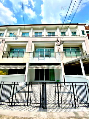 เช่าทาวน์โฮม ม.นานาชาติแสตมฟอร์ด : 📌 ให้เช่าทาวน์เฮาส์ 3 ชั้น บ้านกลางเมือง เออร์บาเนี่ยน พระราม9 - วงแหวน 3 ห้องนอน 3 ห้องน้ำ