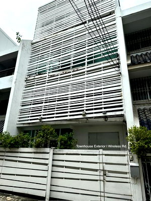 เช่าทาวน์โฮม เดอะ มาร์เก็ต แบงคอก : HR3348 Townhouse for Rent – Wireless Rd. | 10 Min Walk to BTS Ploenchit Luxury Living & Home Office in the Heart of Bangkok’s Embassy District