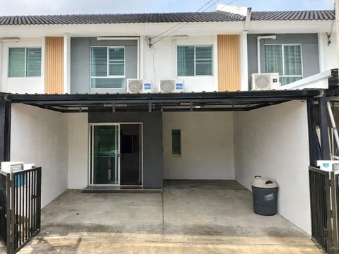 ตลาดคลองหก 900 ม. ทาวน์เฮ้าส์ 2 ชั้น สภาพสวย 3 นอน 2 น้ำ ใกล้ ม.เทคโนโลยีราชมงคลธัญบุรี 800 ม.รีโนเวทใหม่ทั้งหลัง 17.4 ตร.ว. 140 ตร.ม.