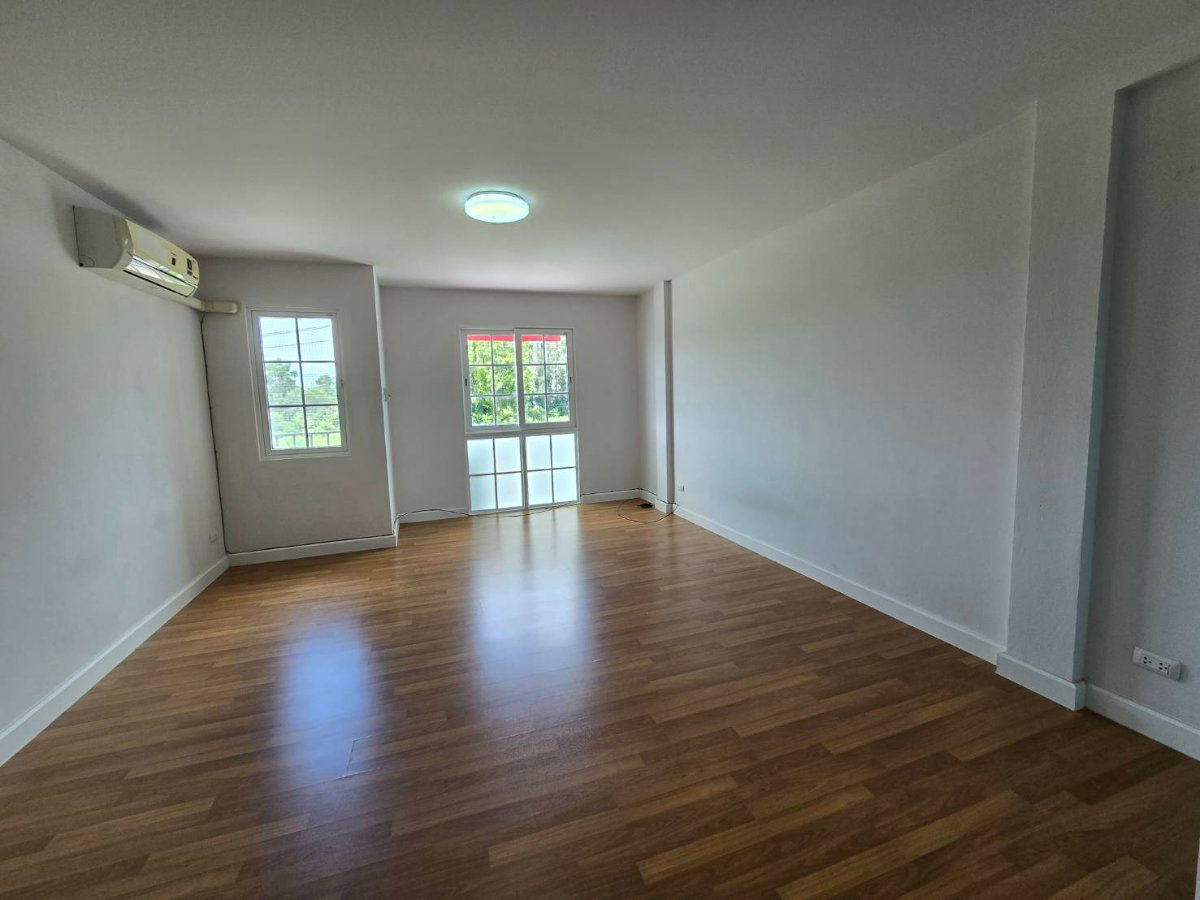 รูป 🎈📢ให้เช่า ทาวน์โฮม /โฮมออฟฟิตห้องมุม 3.5 ชั้น ติด ABAC บางนา โครงการเมทโทรบิซทาวน์ บรรยากาศสไตล์ยุโรป - รูปที่ 6/15