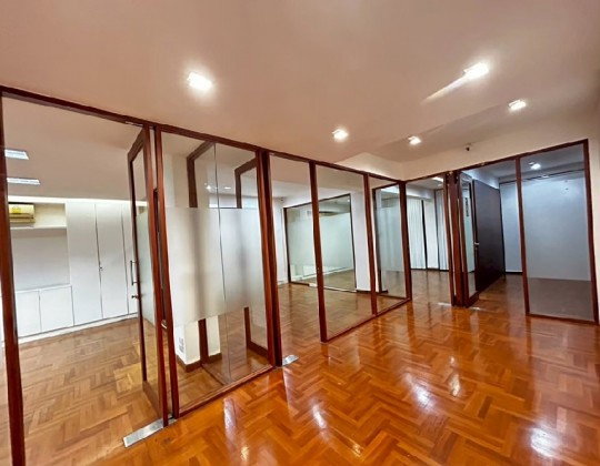 รูป  ให้เช่าอาคารสำนักงาน / โชว์รูม 4 ชั้น ริมถนนกิ่งแก้ว (ริมถนน) /Renovate ใหม่ /เหมาะเป็นสำนักงาน , showroom , อื่น ๆ จดบริษัทได้ - รูปที่ 2/20