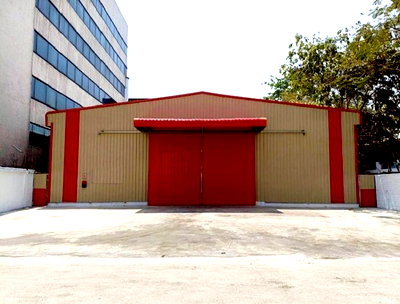 เช่าโรงงาน กรุงเทพมหานคร : ให้เช่าโกดัง (สร้างใหม่) รามอินทรา กม.4 / ปากซอย รถไฟฟ้า สถานี รามอินทรา กม.4 /พื้นที่ใช้สอยโกดัง 504 ตารางเมตร / รถใหญ่เข้า - ออก สะดวก