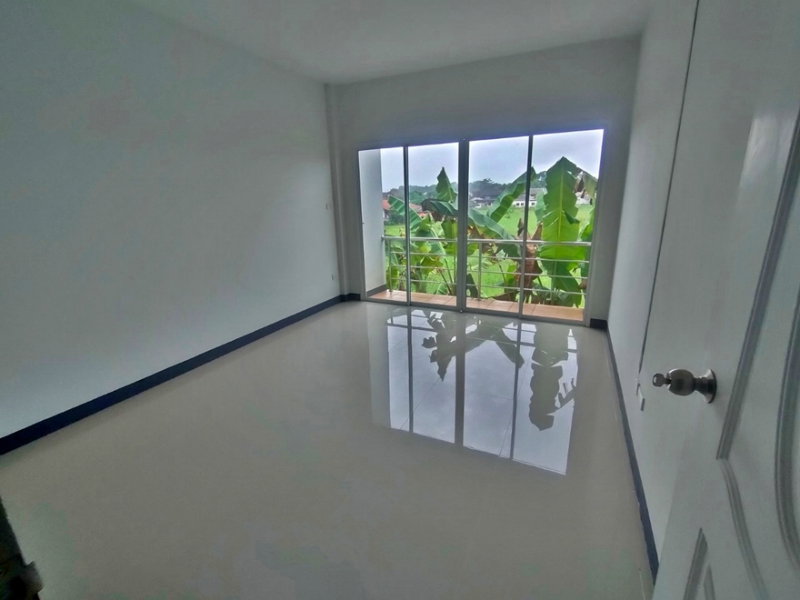 รูป ทาวน์เฮ้าส์ 2 ชั้น บ้านป่ากล้วย หมู่ 6 ถนนพหลโยธิน (ทล.1) ต. สันทราย อ.เมืองเชียงราย จ.เชียงราย (ราคา 1,200,000 บาท) - รูปที่ 5/10