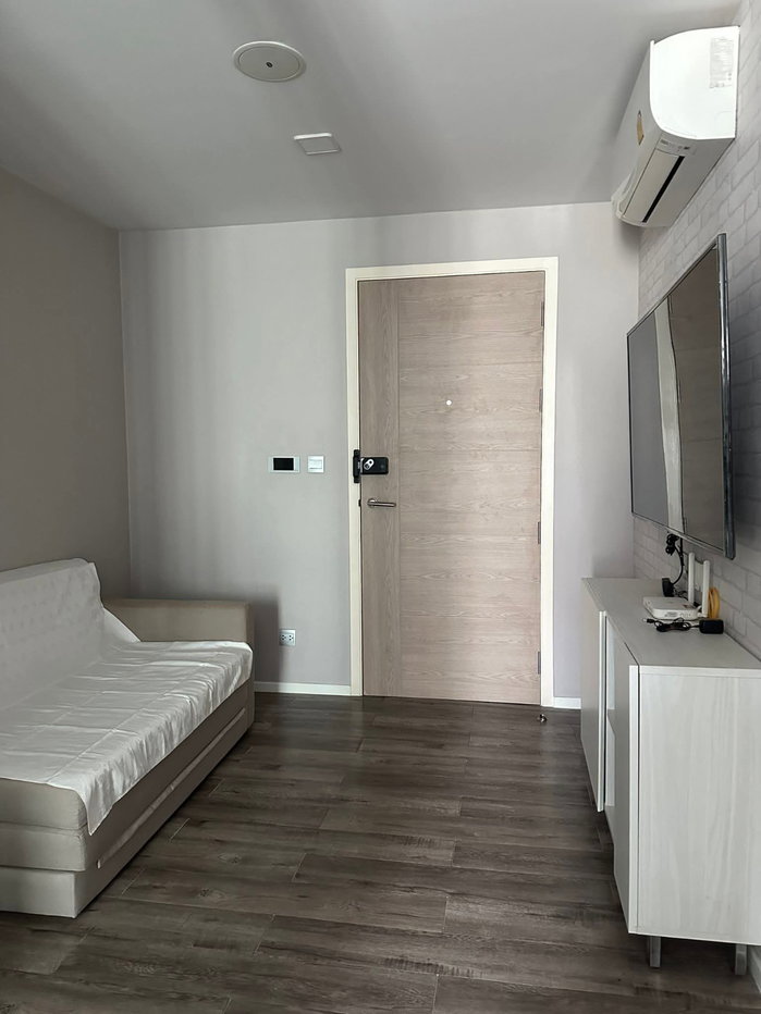 picture There is furniture in this room - 24/24