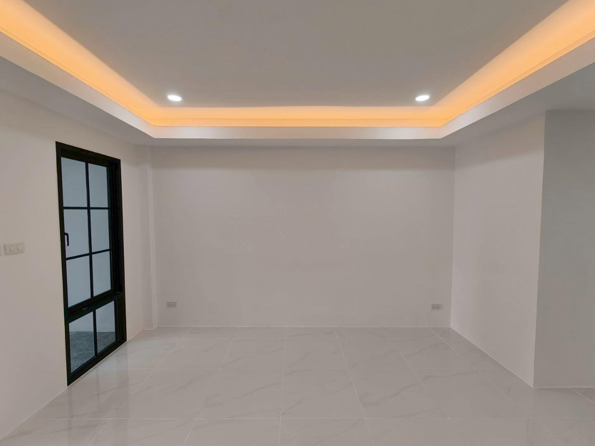 รูป 🏠🔥 ทาวน์โฮม 2 ชั้น ย่านมีนบุรี–รามอินทรา ทำเลฮิต เดินทางง่าย พร้อมอยู่ทันที 🔥🏠 - รูปที่ 5/30