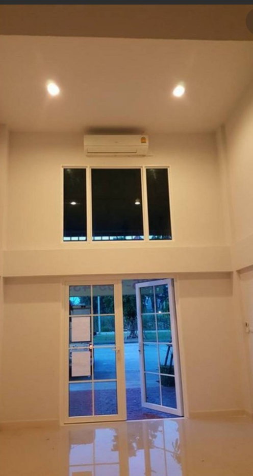 รูป 🎈📢ให้เช่า ทาวน์โฮม /โฮมออฟฟิตห้องมุม 3.5 ชั้น ติด ABAC บางนา โครงการเมทโทรบิซทาวน์ บรรยากาศสไตล์ยุโรป - รูปที่ 4/15