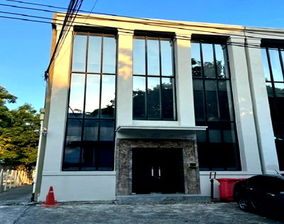 เช่าสำนักงาน วิทยาลัยดุสิตธานี : ให้เช่าอาคารสำนักงาน 3 ชั้น  ทำเล อุดมสุข บางนา / ใกล้ BTS อุดมสุข / มีแอร์ / มีเฟอร์นิเจอร์สำนักงานบางส่วน / เหมาะหลากหลายธุรกิจ