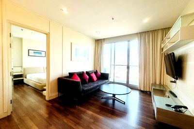 Condos for rent : est Price 🔥 For Rent: The Room Sathorn Taksin. Beautiful and very livable room. Spacious area. Best price! | Code DS2301 Line : @Dstay