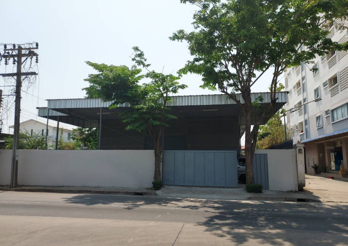 picture For rent Warehouse 3 stories usage 1,870 sqm. at Phuttabucha road - 1/10