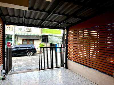 เช่าทาวน์โฮม การประปานครหลวง บางเขน : ให้เช่าทาวน์เฮาส์ที่ไกล้ทุกๆที่ที่คุณคิดจากบ้าน400เมตรก็ขึ้นบันไดเลื่อนรถไฟฟ้าเลย   