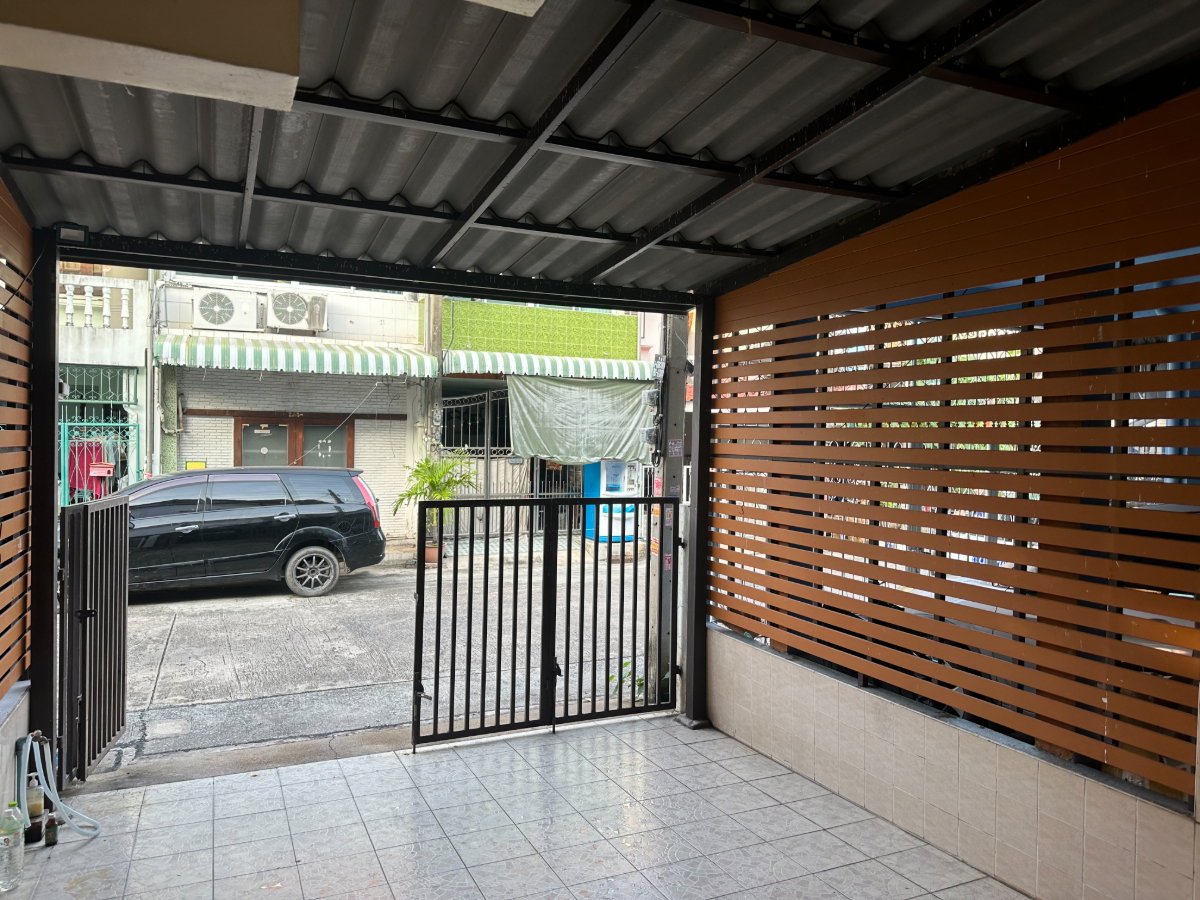 รูป ให้เช่าทาวน์เฮาส์ที่ไกล้ทุกๆที่ที่คุณคิดจากบ้าน400เมตรก็ขึ้นบันไดเลื่อนรถไฟฟ้าเลย - รูปที่ 1/6