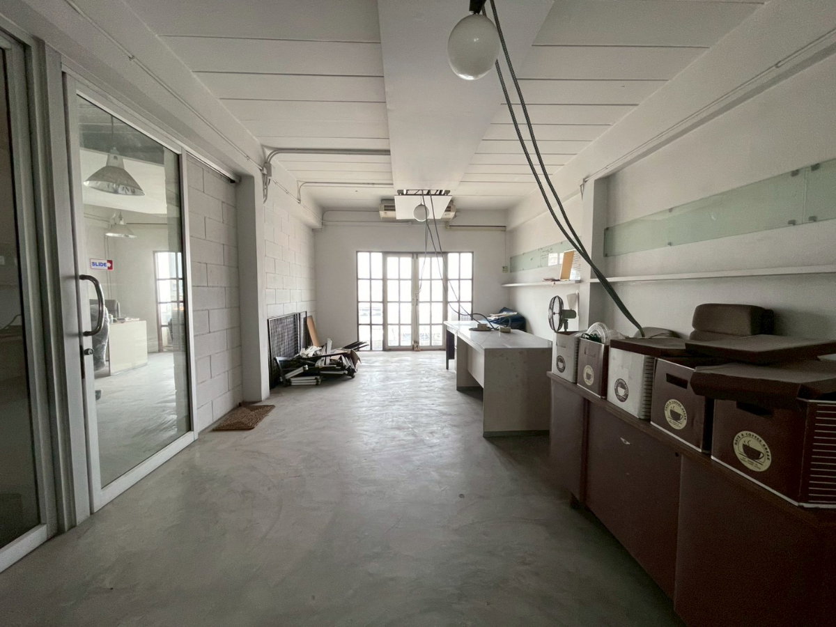 รูป ให้เช่าอาคารพาณิชย์ 2 คูหา ตึกมุม ริมถนนพัฒนาการ ใกล้ซอยพัฒนาการ 30 (ซอยหมู่บ้านปัญญา) - รูปที่ 8/20