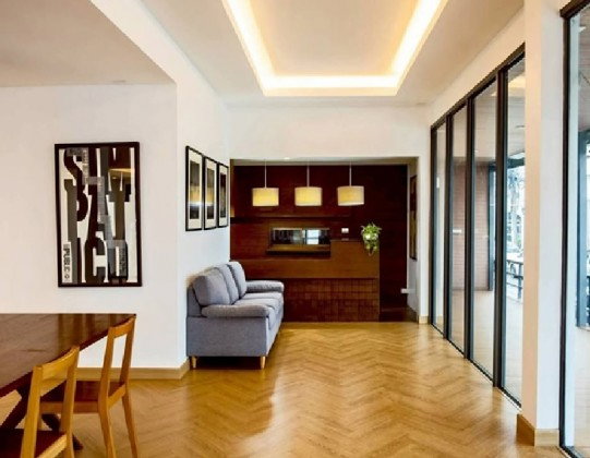 รูป ให้เช่าทาวน์โฮม 3 ชั้น หลังมุม ซอยพระราม 9 ซอย 11 รีโนเวทใหม่ เฟอร์นิเจอร์บางส่วน ทำเลดีมาก / เหมาะหลากหลายธุรกิจ หรือ Office - รูปที่ 2/9