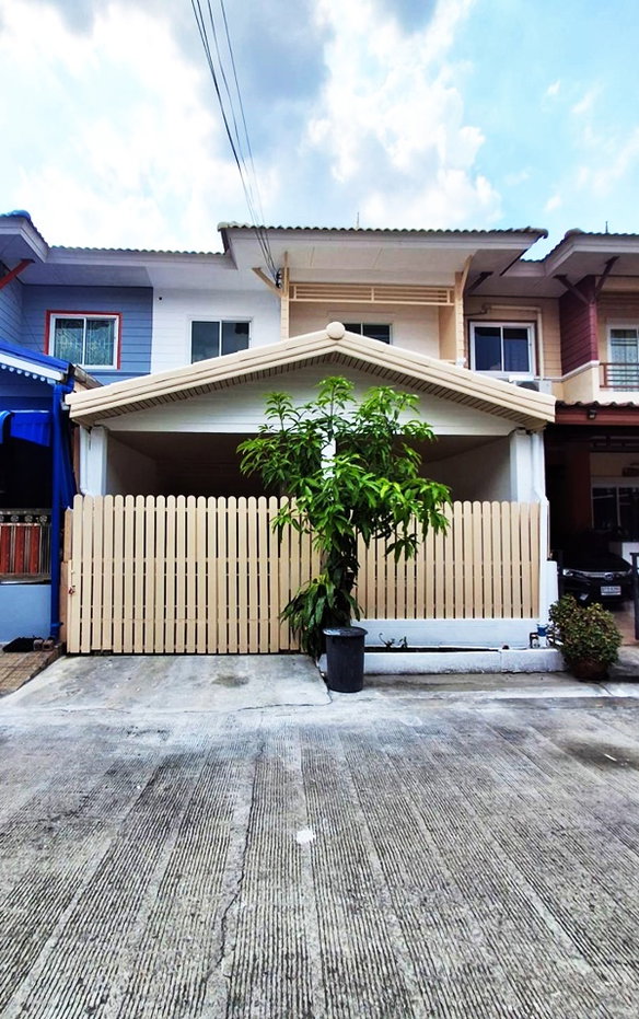 รูป พร้อมอยู่ ขายทาวน์เฮ้าส์ 2 ชั้น 22.5 ตรว. หมู่บ้านมณฑล 8 เลียบคลองทวีวัฒนา เพชรเกษม - รูปที่ 1/17