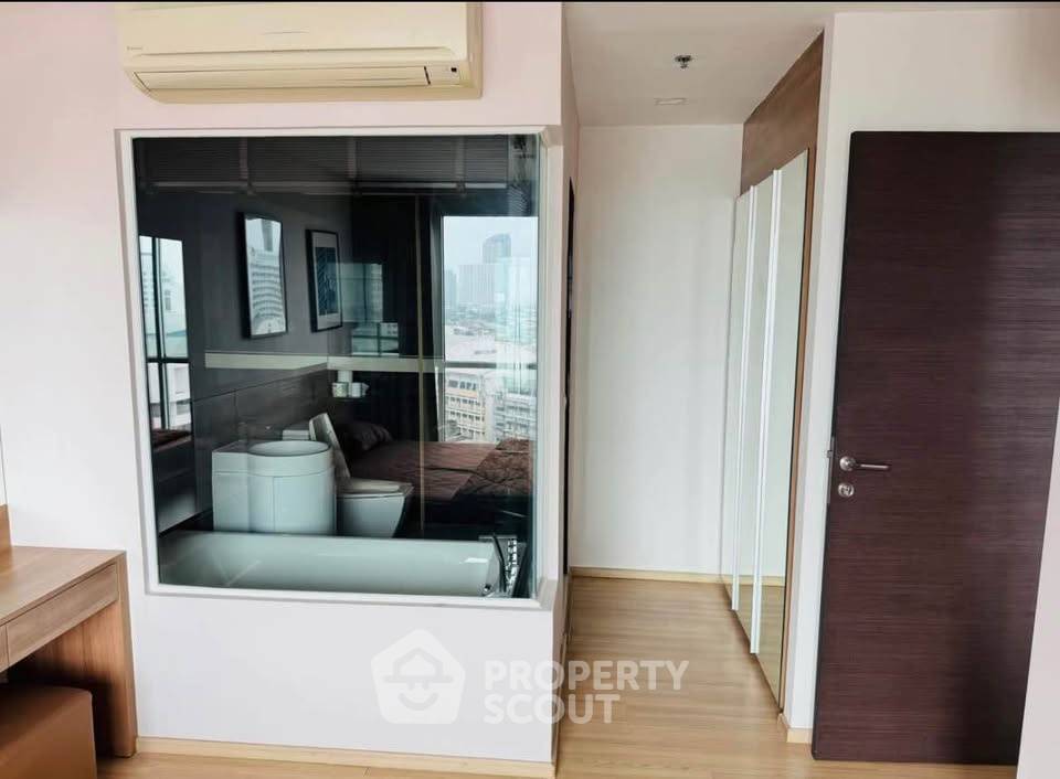 รูป คอนโด 2-ห้องนอน ที่ ริธึ่ม สาทร ใกล้ BTS สะพานตากสิน (ID 2193989) - รูปที่ 10/13