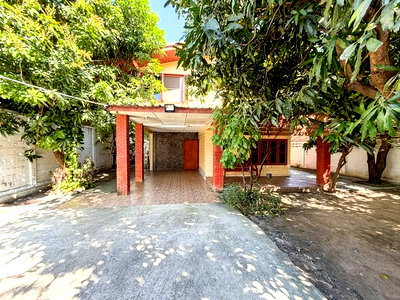 เช่าบ้านเดี่ยว สุขุมวิท ชั้นนอก : HR3345ให้เช่าบ้านไม้สุดคลาสสิก 86 ตร.ว. ใจกลางเอกมัย 10 – พื้นที่สวนร่มรื่น จอดรถจุใจ หายากที่สุดในย่านนี้ เปลี่ยนเสน่ห์บ้านไม้ 50 ปี  ใจกลางเอกมัย