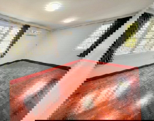 รูป  ให้เช่าบ้านเดี่ยว 2 ชั้น / Home Office ซอยรามอินทรา เข้าซอยไม่ลึก  / ปากซอยรถไฟฟ้า เดินได้ / จอดรถได้ 7 คัน แอร์ทั้งหลัง / เหมาะหลากหลายธุรกิจ - รูปที่ 10/15