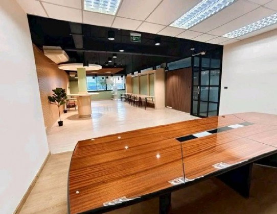 รูป ให้เช่าอาคารสำนักงาน 2 ชั้น ทำเลวิภาวดีรังสิต (ติดถนนใหญ่) / แอร์ทั้งอาคาร / จอดรถหลายคัน / เหมาะหลากหลายธุรกิจ - รูปที่ 9/14