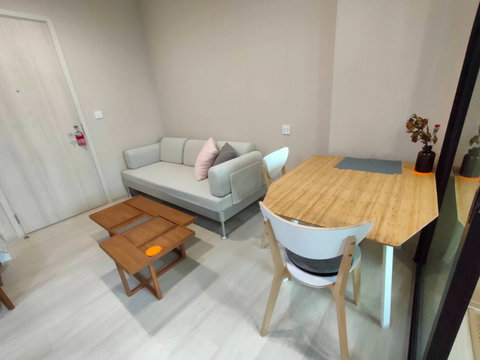 Life Asoke Condo FOr rent High Floor nice view 