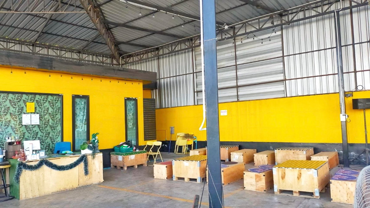 รูป ปล่อยเช่าที่ร้าน พร้อม2ห้องกระจก 1ห้องน้ำ ติดถนนใหญ่ - รูปที่ 2/6