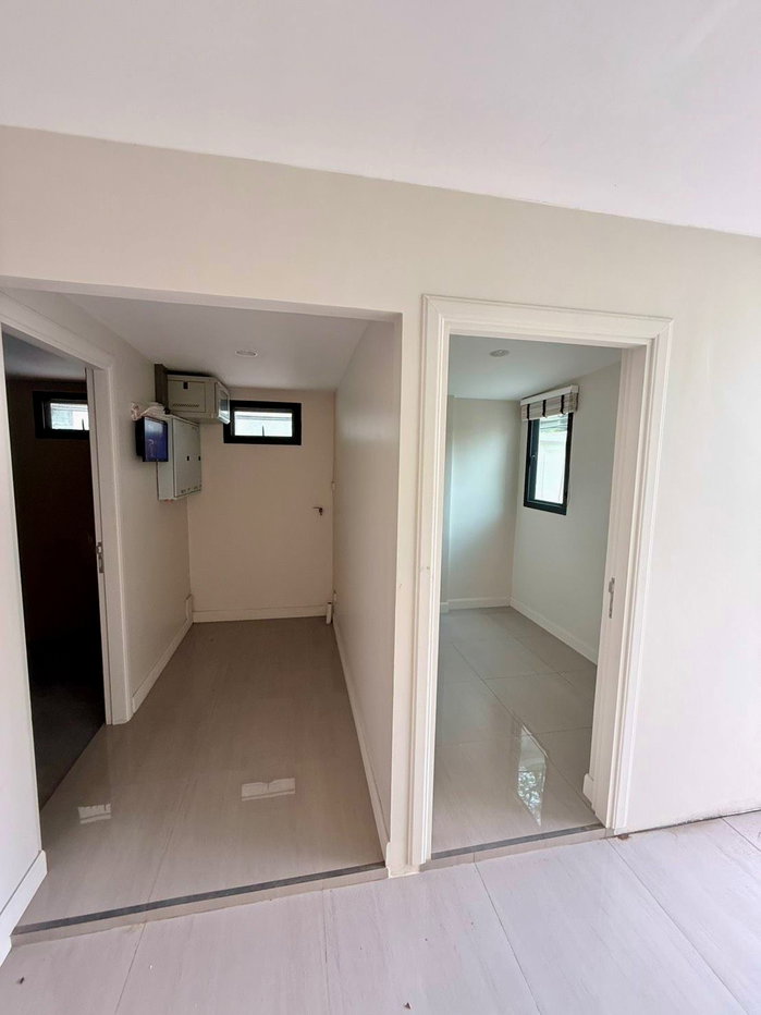 รูป ให้เช่าทาวน์โฮมหรู Klang Ni Was Sukhumvit 49 ทำเลทองกลางสุขุมวิท พื้นที่ใช้สอยใหญ่ พร้อมอยู่ เดินทางสะดวก เข้าออกได้หลายเส้นทาง (เลี้ยงสัตว์ได้) - รูปที่ 12/25