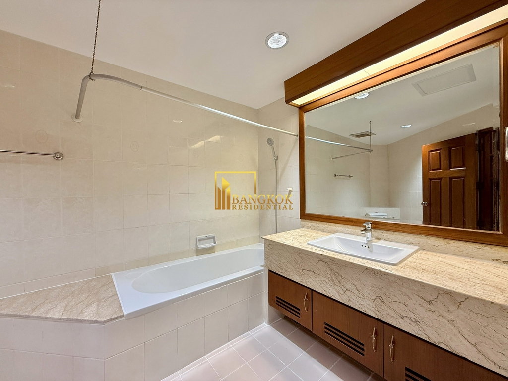 picture Ruamsuk Condominium | Elegant 3 Bed in Phrom Phong - BR60018CD - 30/47