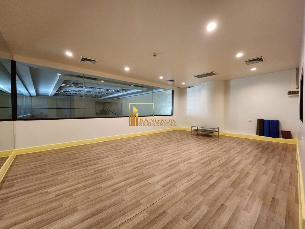 รูป Le Raffine 24 | Superb 3 Bedroom Duplex Condo With Pool - BR61154CD - รูปที่ 21/28