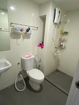 Beautiful unit on the 8th floor, peaceful and private. Perfect for either self‑living or...