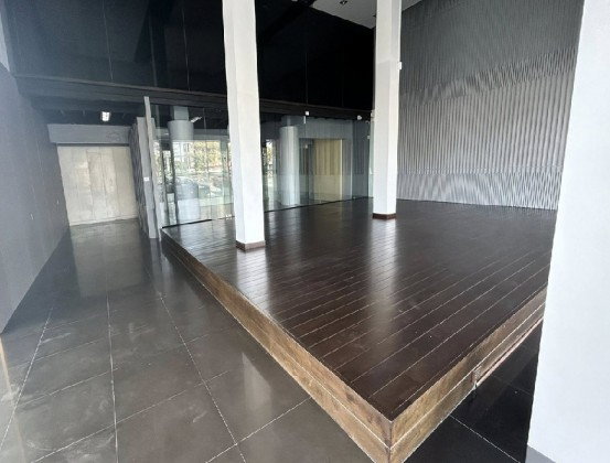 รูป  ให้เช่าอาคารสำนักงาน / โชว์รูม 4 ชั้น ริมถนนกิ่งแก้ว (ริมถนน) /Renovate ใหม่ /เหมาะเป็นสำนักงาน , showroom , อื่น ๆ จดบริษัทได้ - รูปที่ 10/20