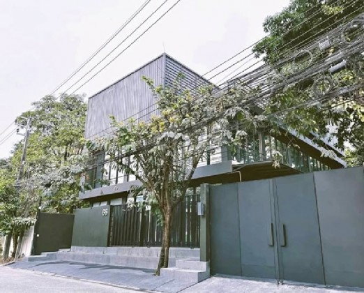 รูป  ให้เช่าอาคารสำนักงาน 2 หลัง สไตล์ loft 3 ชั้น ซอยรัชดาภิเษก 32/ แอร์ทั้งอาคาร /เหมาะเป็นสำนักงาน , Studio , IT Office , ธุรกิจ Online - รูปที่ 13/13