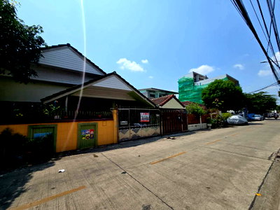 บ้านเดี่ยว ซอยปุณณวิถี (สุขุมวิท 101)  : ขายบ้านเดี่ยว สุขุมวิท101 ร่มรื่นเหมาะพักอาศัย ใกล้ BTS บางจาก (N.2041)