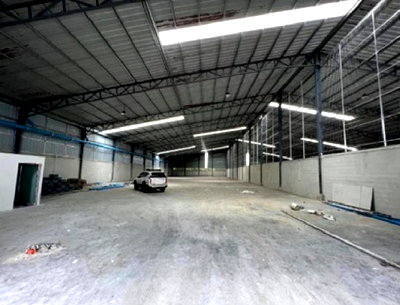 เช่าโรงงาน ม.ราชพฤกษ์ : ให้เช่าโกดังพร้อมสำนักงาน / ขนาดใหญ่ / พื้นที่ 1450 ตารางเมตร ถนนนครอินทร์ บางกรวย ใกล้โลตัส นครอินทร์ รถเทรลเลอร์เข้าออกได้