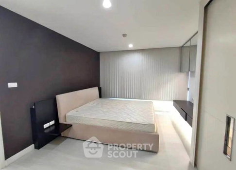 คอนโด 2-ห้องนอน ที่ เดอะ แบงค็อค สาทร-ตากสิน คอนโดมิเนียม ใกล้ BTS กรุงธนบุรี (ID 2761992)