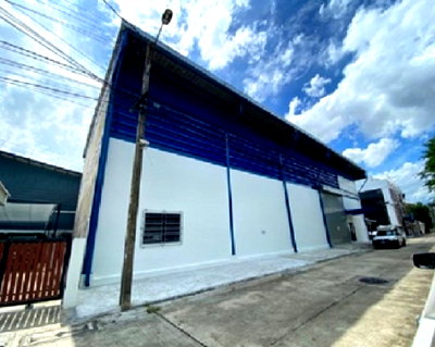 เช่าโรงงาน นิคมอุตสาหกรรมแพรกษา :  ให้เช่าโกดังพร้อมออฟฟิศ ถนนเทพารักษ์ เข้าซอย 200 เมตร /ห่าง BTS ทิพวัล 950 เมตร / ใกล้ แยกศรีเทพา (ศรีนครินทร์–เทพารักษ์) 