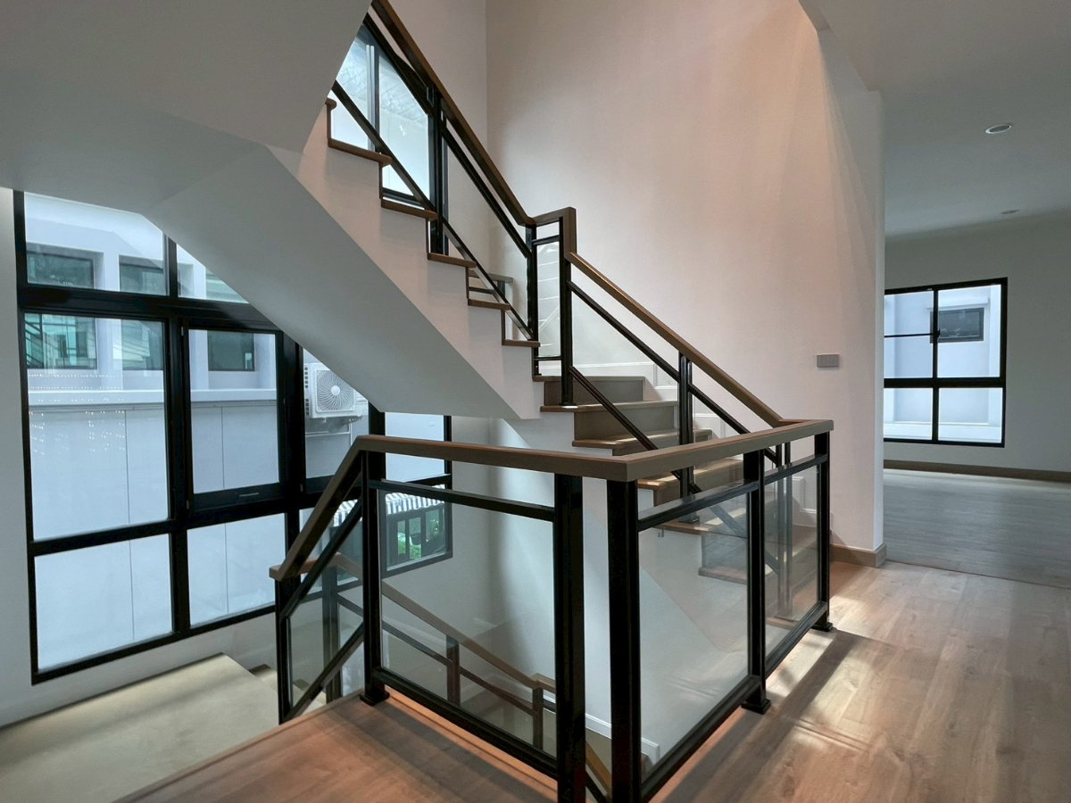 รูป ขายบ้านเดี่ยว 3 ชั้น หลังมุม ศุภาลัย เอเลแกนซ์ พหลโยธิน 50 ถนนเทพรักษ์ ติดถนนใหญ่ไม่ต้องเข้าซอย #LB07 – 001184 - รูปที่ 12/26
