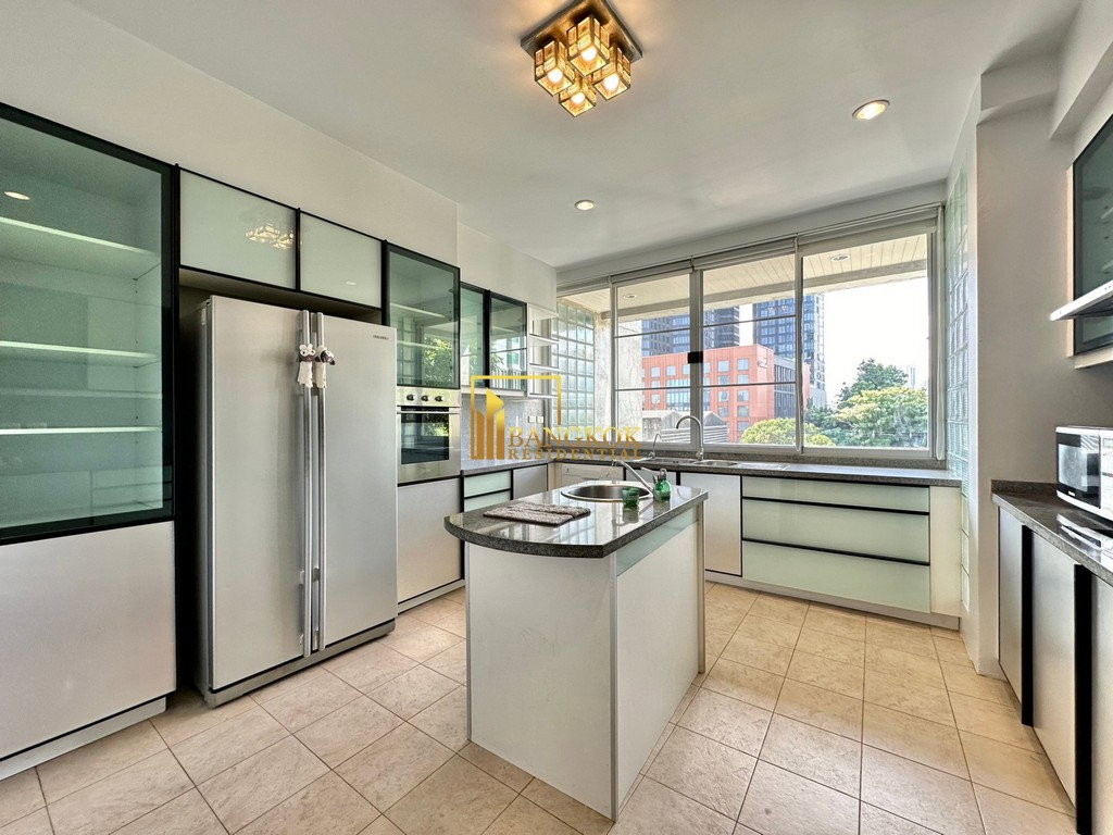 รูป Expansive 4 Bedroom Duplex Apartment For Rent in Thonglor - BR21050AP - รูปที่ 11/49