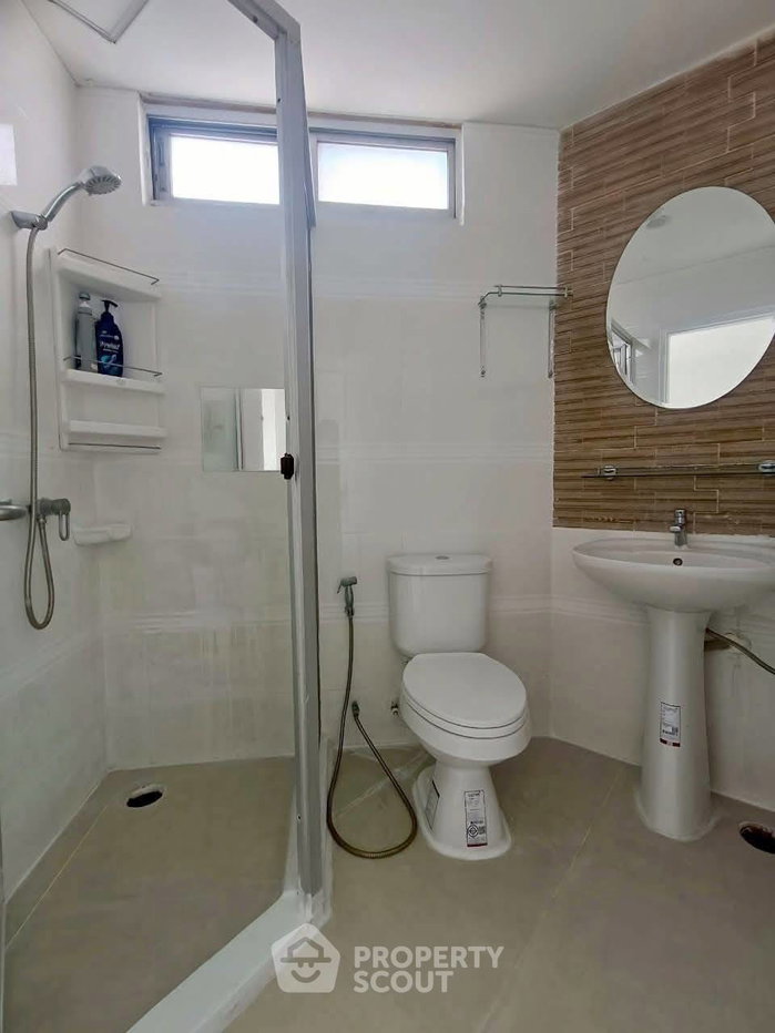 รูป คอนโด 2-ห้องนอน ที่ วิทยุ คอมเพล็กซ์ คอนโดมิเนียม ใกล้ BTS เพลินจิต (ID 2761633) - รูปที่ 8/9