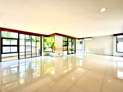 Houses for rent J Avenue Thonglor : Noble House | Spacious 4 Bedroom House For Rent in Ekkamai - Noble House | Spacious 4 Bedroom House For Rent in Ekkamai