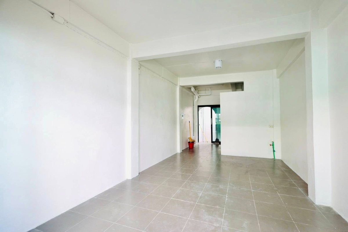 รูป 🏡 รหัส TH071 | ให้เช่าทาวน์เฮ้าส์ 4 ชั้น หลังมุม + ดาดฟ้า (รีโนเวทใหม่ทั้งหลัง) ย่านสาทร 11 ใกล้ BTS เซนต์หลุยส์ เลี้ยงสัตว์ได้ 🐾 - รูปที่ 2/11