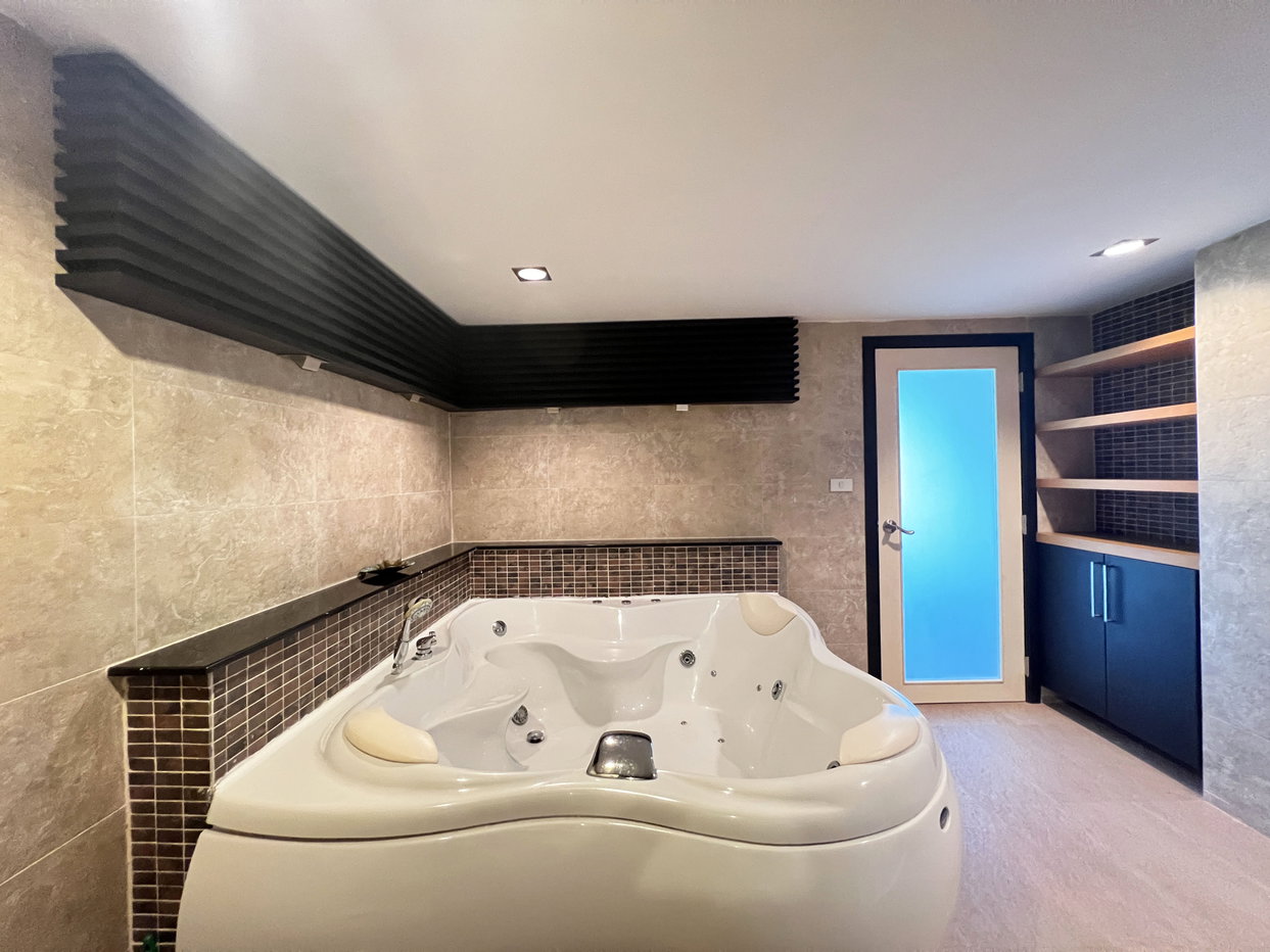 รูป 1 Bed Condo for Sale at Jomtien Beach Condominium in Pattaya - รูปที่ 11/13