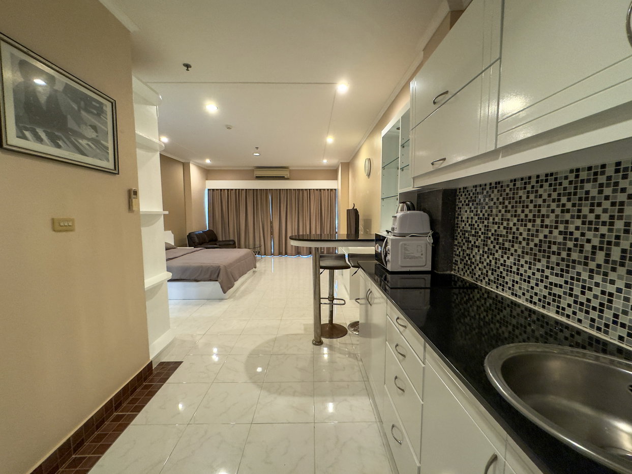 รูป Luxury Studio Condo for Sale in Jomtien Pattaya at View Talay 8 - รูปที่ 10/18