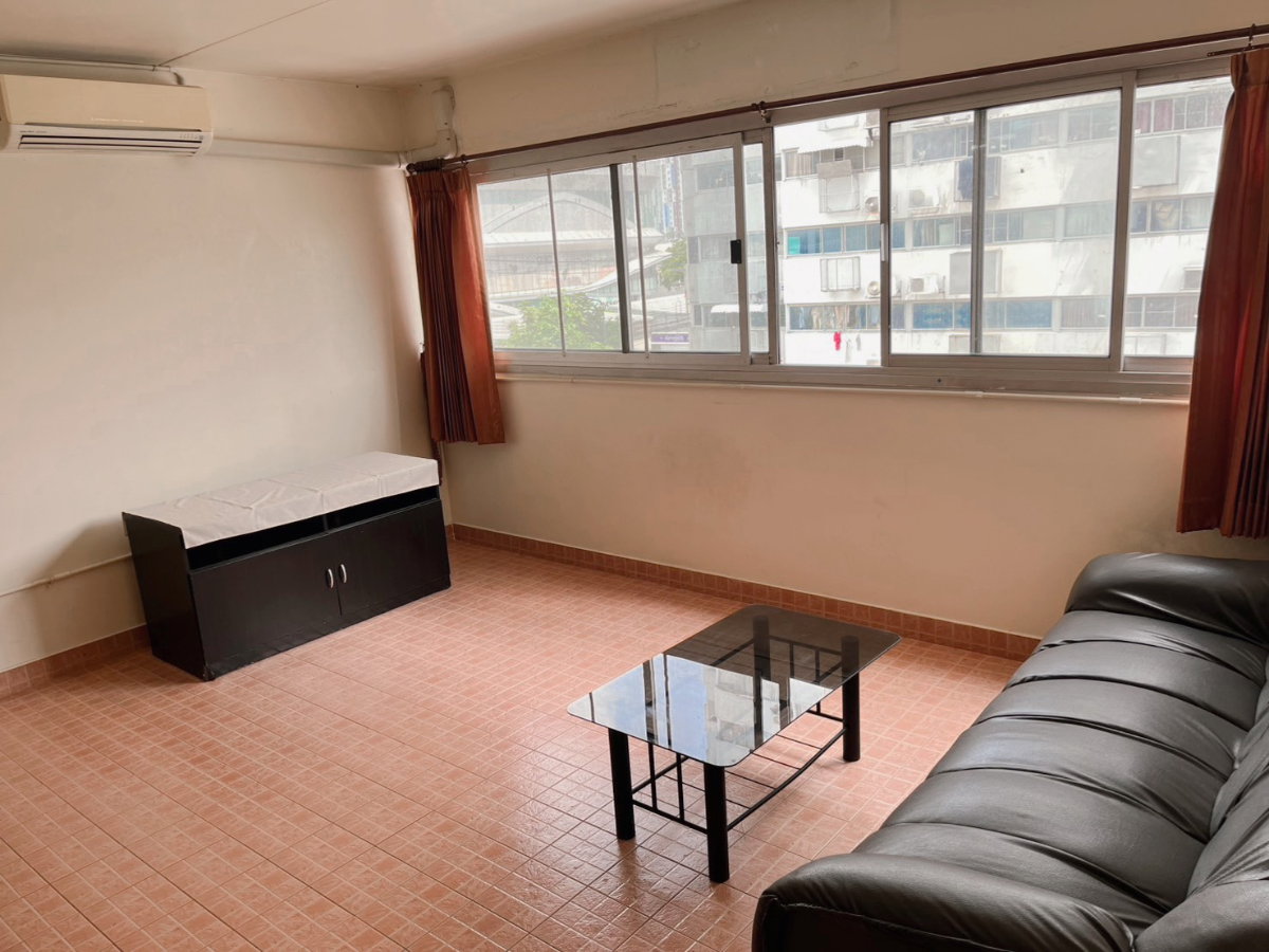 รูป 13,500 พร้อมเข้าอยู่ ให้เช่าคอนโดป๊อปปูล่าเมืองทองธานี อาคาร C5  ชั้น 4 ราคา 4,500.-/เดือน - รูปที่ 1/9