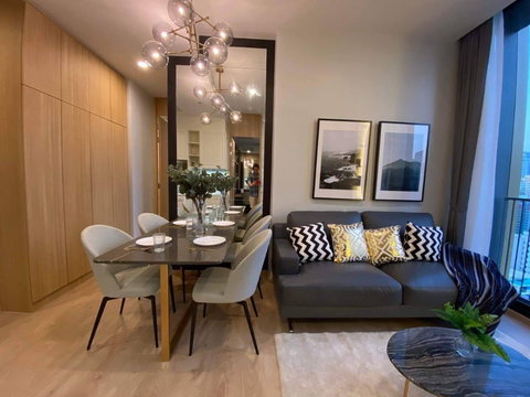 ให้เช่า Noble BE19 (โนเบิล บีไนน์ทีน)  ​2 ห้องนอน 2 ห้องน้ำ | แต่งครบ วิวเมืองพาโนรามา